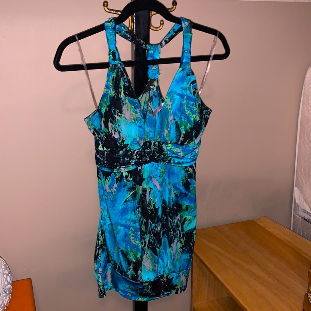 Vneck blue and green razor back shirt